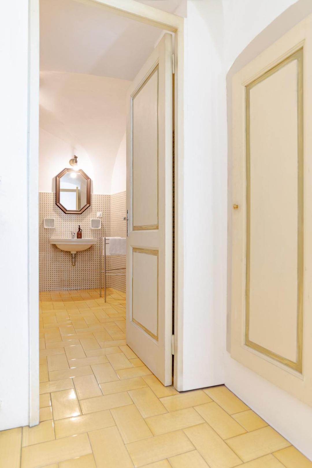 Historical Dwelling In Palazzo Terzi Villa *